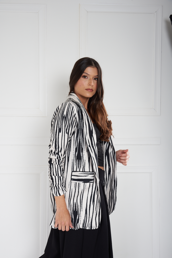 BLAZER RAYAS NEGRO Y BLANCO